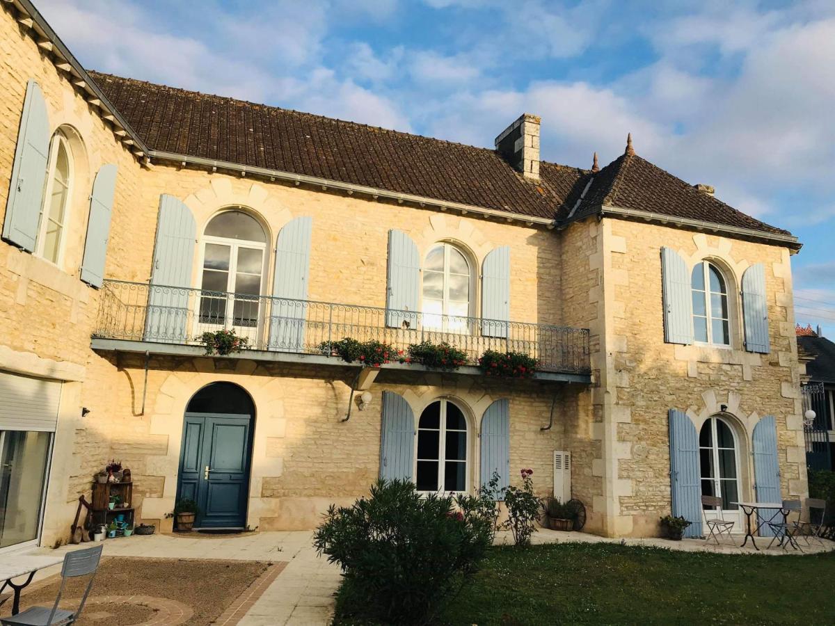 Les Clos Bleus Neuville-du-Poitou Екстериор снимка